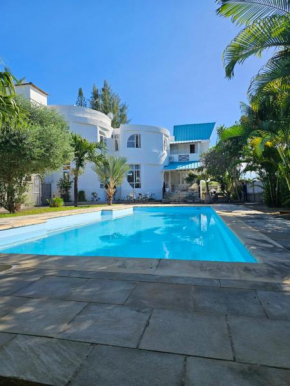 Villa 200m from Blue Bay Beach